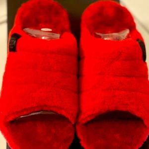 NEW UGG SLIPPERS SIZE 8 MEN BRAND NEW